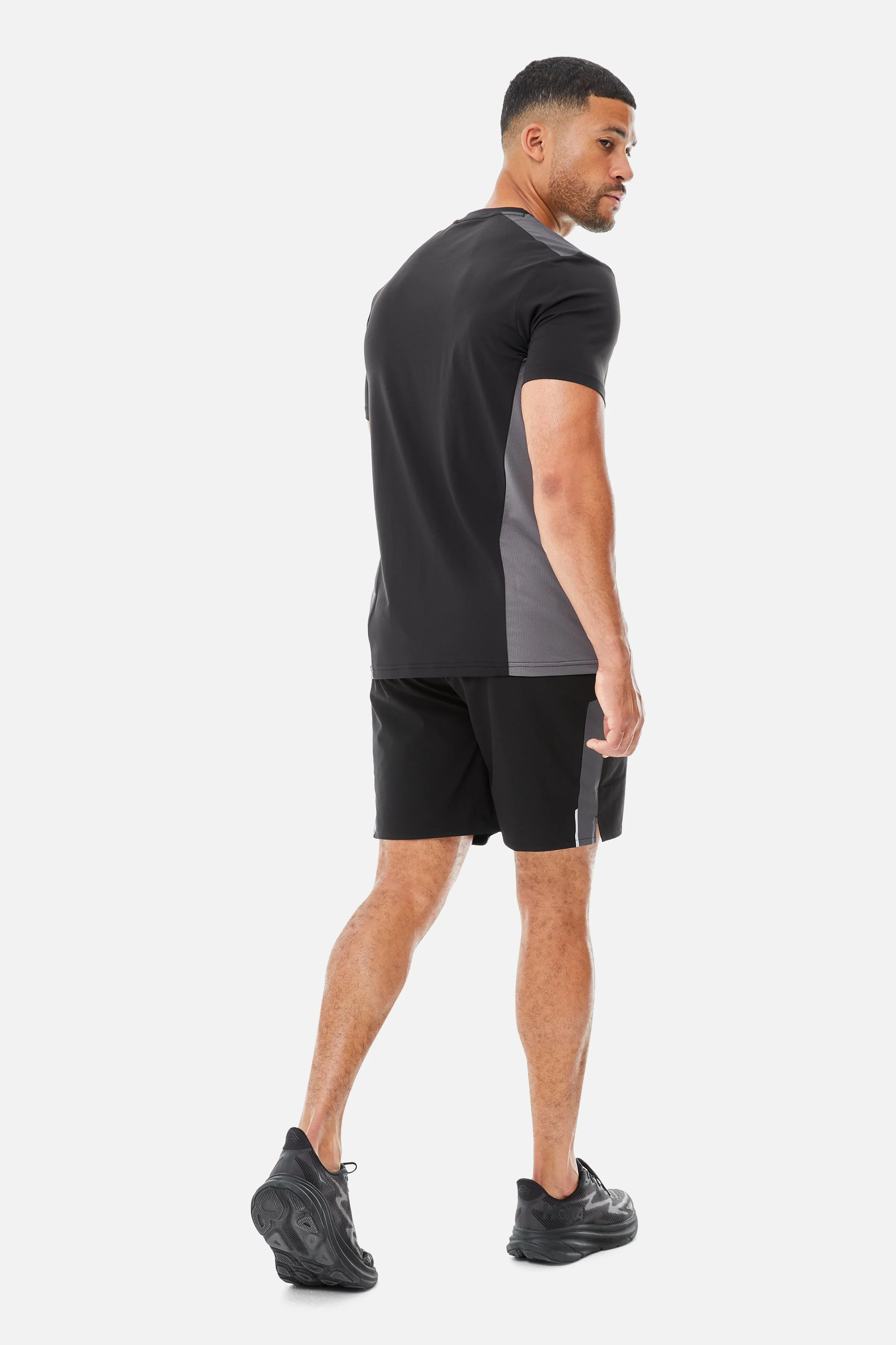 AW25 Triathlon Tee - Black/Volcano Grey/Urban Smoke - Image 4