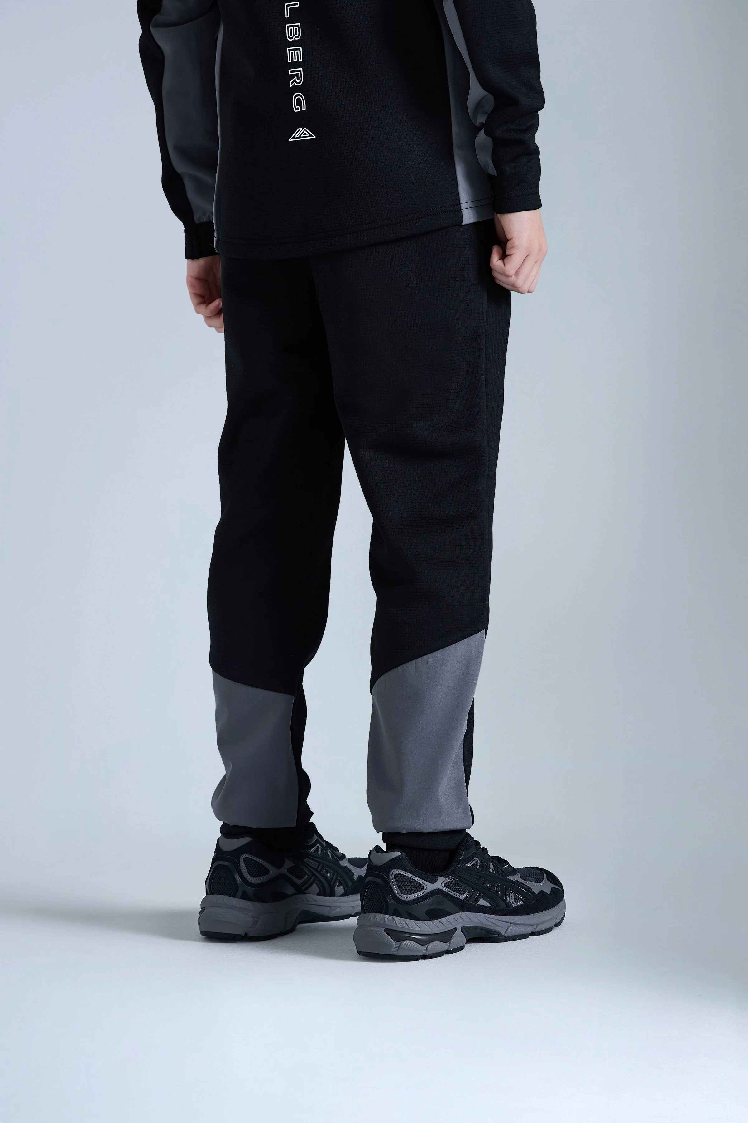 Boys Ice Gridded Fleece Tracksuit - Black/Urban Smoke - Image 8